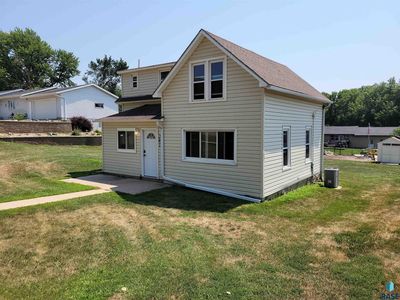 241 Nidaros Ave