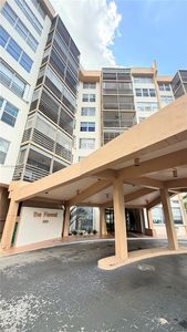 900 Saint Charles Pl APT 520