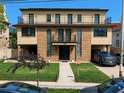 126 Van Sicklen St