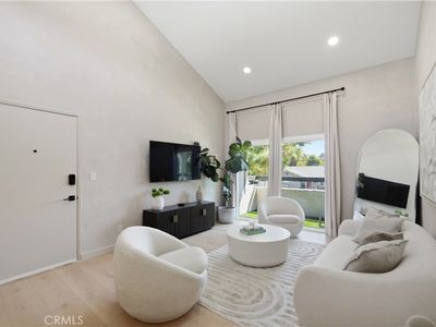 25039 Peachland Ave Unit 204