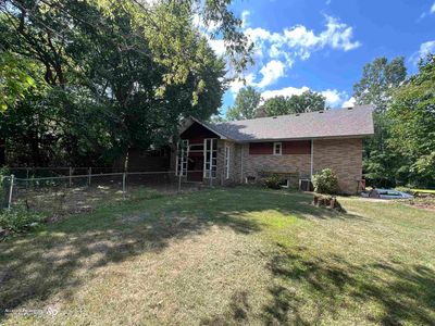 210 Elmwood Dr