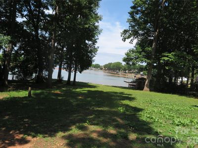 2844 Morris Ln
