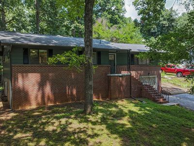 6121 Pythian Rd