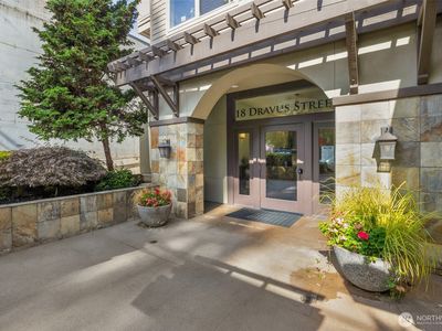 18 Dravus Street #210