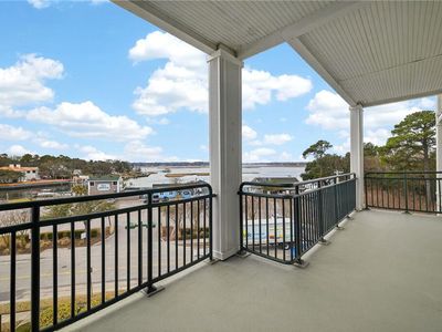 2140 Vista Cir APT 403