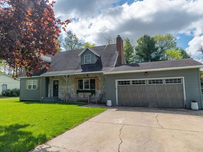 22 Shore Manor Ct