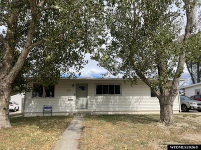 2005 Laramie Ave