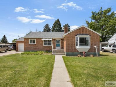 810 S Main St