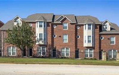 305 Holleman Dr E APT 302