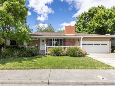 7121 Oak Leaf Drive