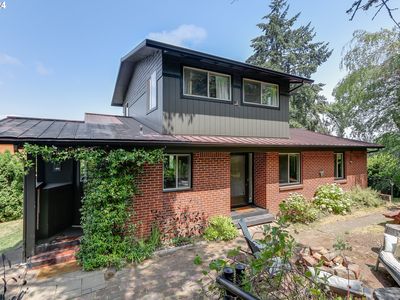 1151 Lorane Hwy