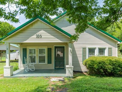 330 Holly Grove Rd