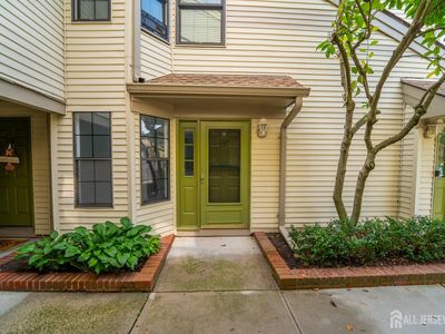 709 Sunshine Ct