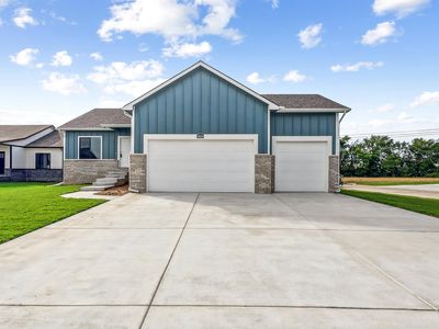5824 N Newport Ct
