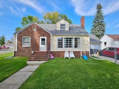 203 4th St SE
