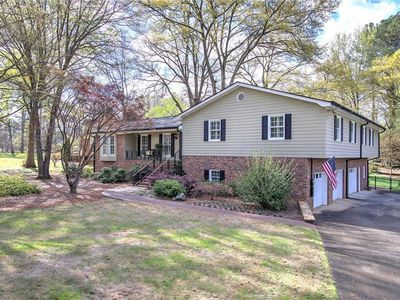 27 Walnut Dr