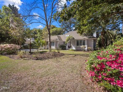 754 Island Cir E