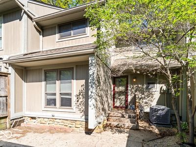 4212 Foxglove Trce