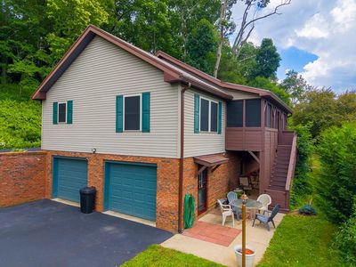 38 Eden Ln