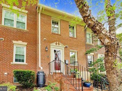 115 Great Falls St