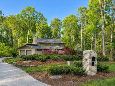 6832 Colonial Club Dr