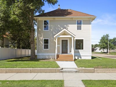 429 7th Ave W