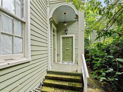 2033 Coliseum St APT 2