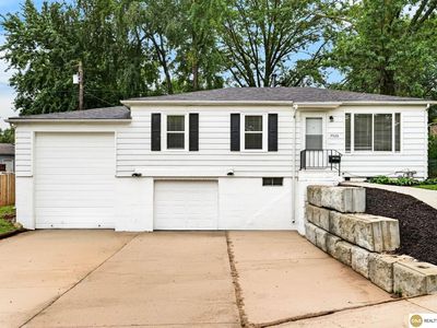 Property at 7520 Terry Dr, La Vista, NE