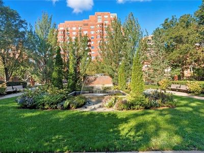 4950 Central St APT 302