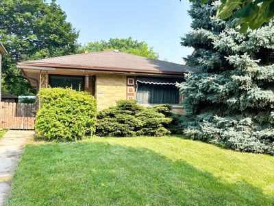 3387 South Howell AVENUE