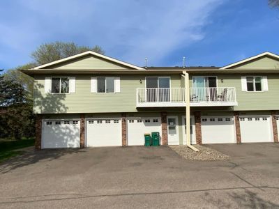 1030 Pond View Ct