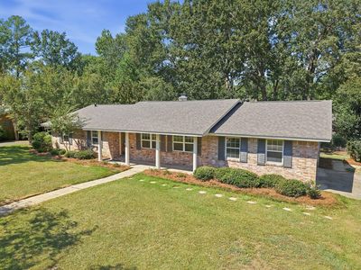 607 Woodbine Ln