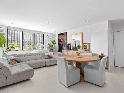 445 W 54th St APT 1E