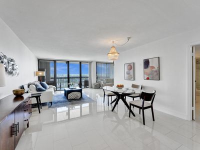 2425 Presidential Way #1706