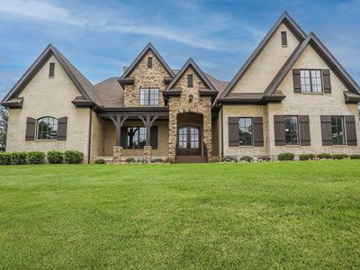 739 Valhalla Ln