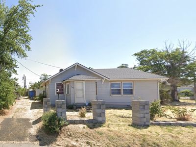 706 NE 10th Ave