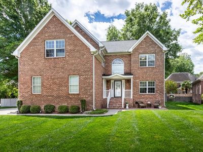 818 Brookside Arch