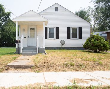 618 Maple St