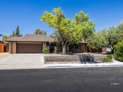800 W Wildrose Ave