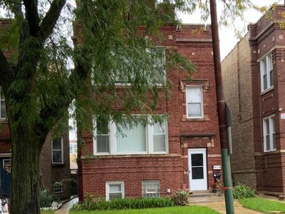 5236 W Montrose Ave