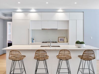10 Farnsworth St #3B