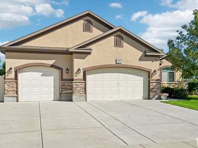 8853 S Tintic Ln