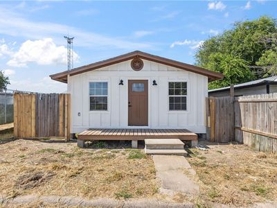 408 E Esplanada St