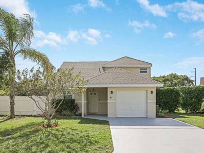 41 Tara Lakes Drive E