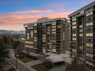 241 N Vine St W #1201E