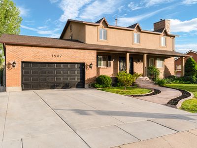 1647 W 1410 N