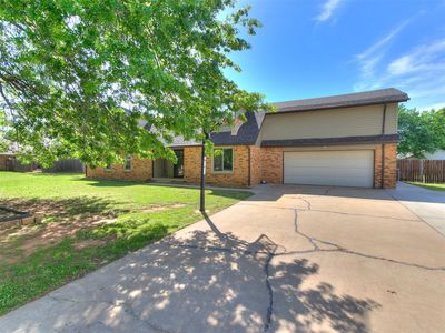 609 N Centennial Way