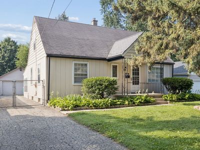 1106 Roosevelt Ave