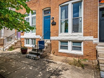 2727 Hampden Ave