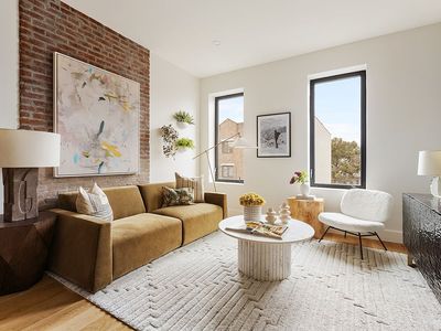 212 Huron St #2